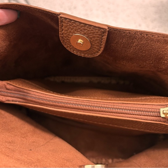 Steve Madden Brown Leather Handbag with gold accents - Picture 9 of 12